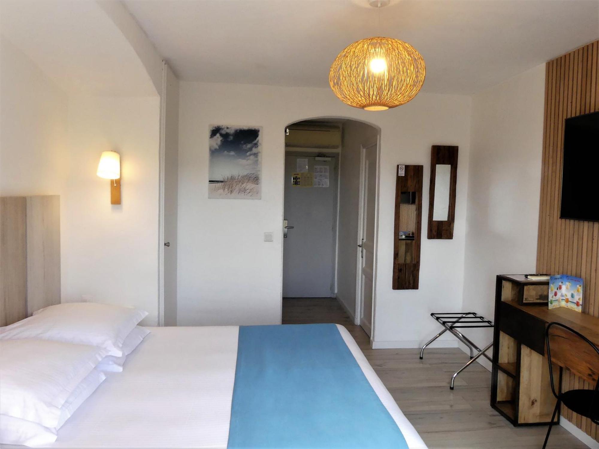 Hotel De La Vierge Noire Sainte-Maxime Kültér fotó